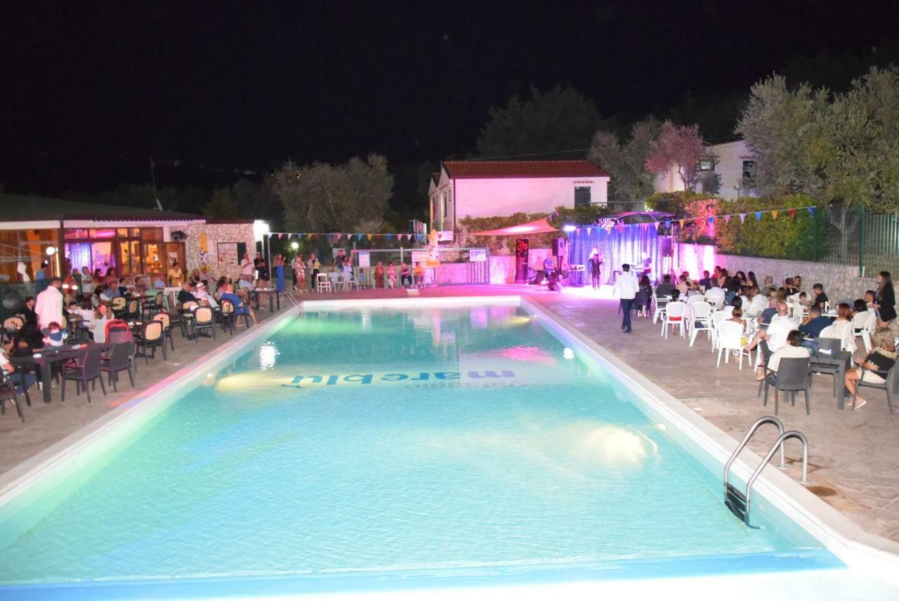 Villaggio Mare Blu В'єсте Екстер'єр фото